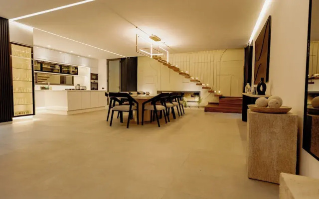 Marrakech Oasis Retreat - 5-bedroom Villa With Private Pool