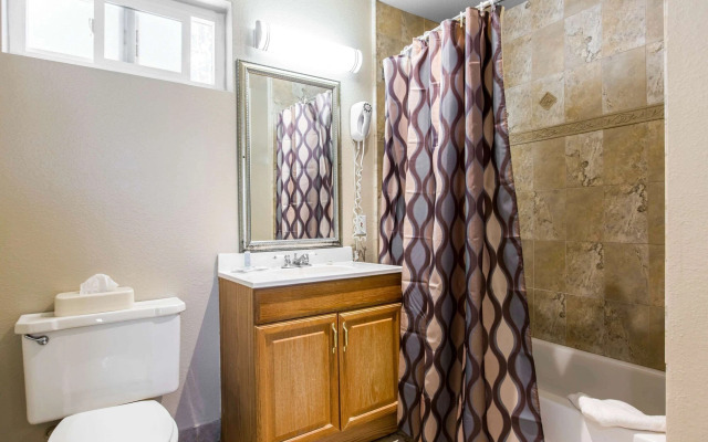 Rodeway Inn Escondido Downtown