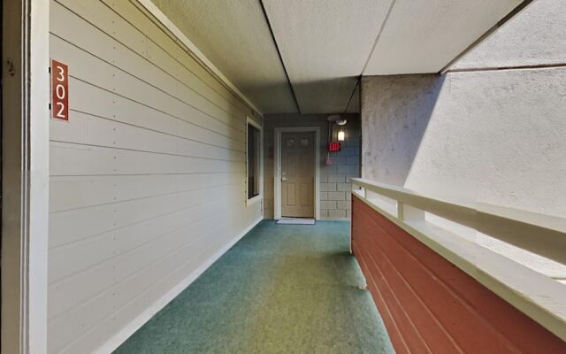 Beautifully Remodeled 2 Bed 2 Bath Condo with Mountain View! Great Location, Close to Slopes! (Unit 302 at 1849) by RedAwning