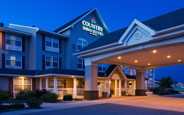 Country Inn & Suites by Radisson, St. Cloud East, MN