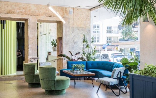 Hotel Ravesis – Lobby – Sydney