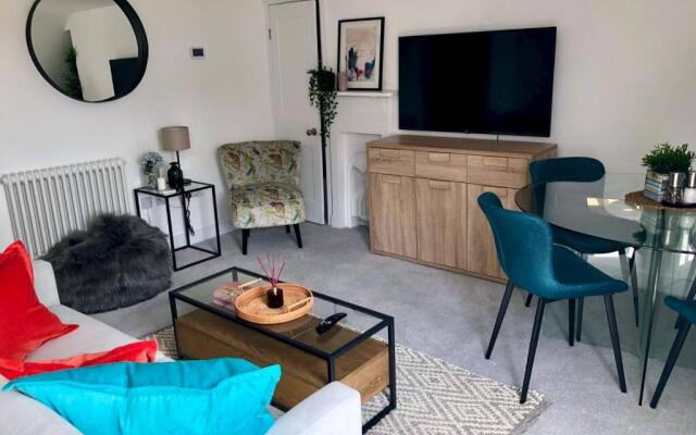Ideally located 2 bedroom luxury apartment