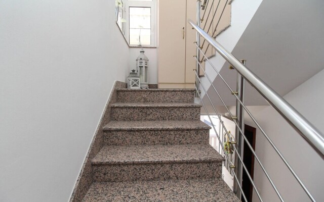 Awesome Apartment in Tu?epi With Wifi