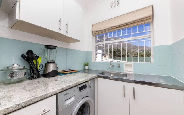 Bright and Homey 1 Bedroom in Gardens