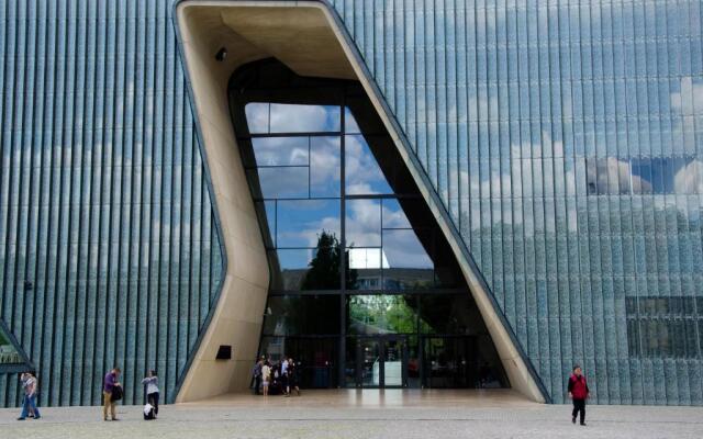 Studio Panorama - Night and Day
