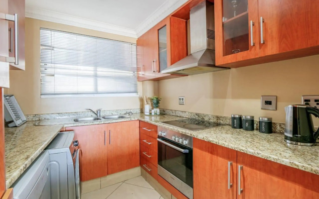 Accommodation Front - The Sails C6-18