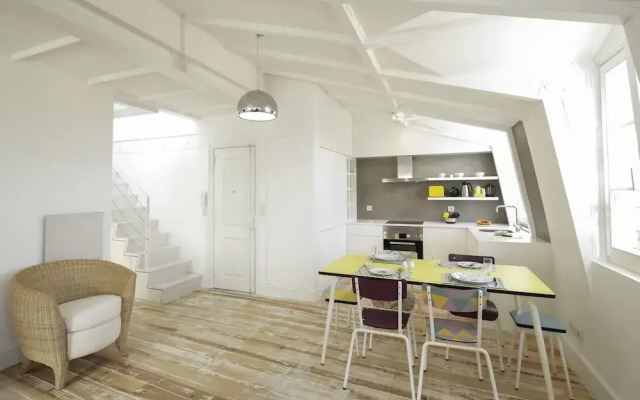 Castelo Apartments by linc