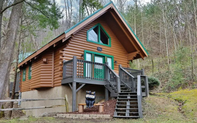 The Cuddle Hut Cabin