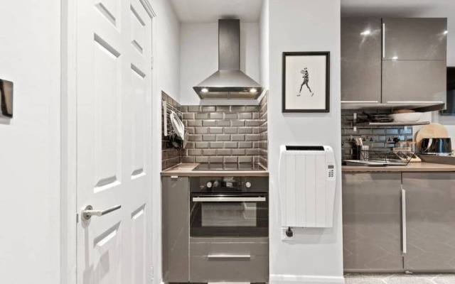 Designer 1 Bed apt W/terrace Sleeps 3 in Camden