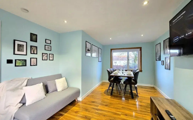 Quirky 2-Bed with Free Parking