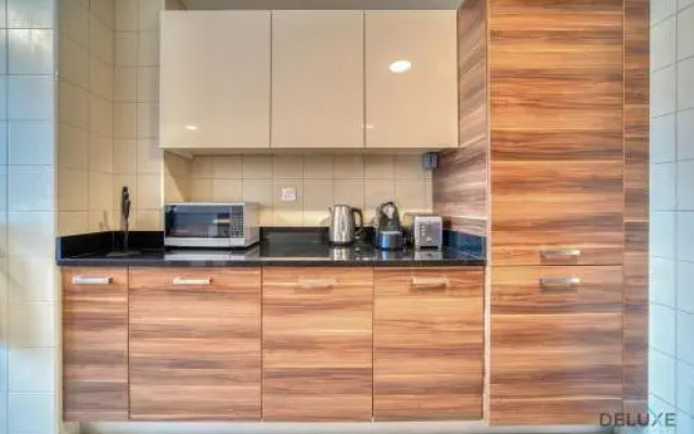 KeyHost - Sparkle Tower 1BR Dubai Marina - K2630