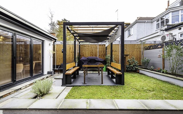 Scarlett Heart Studios in Golders Green