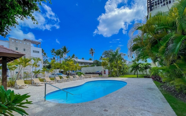 Cute Apartment Only Steps From the Beach