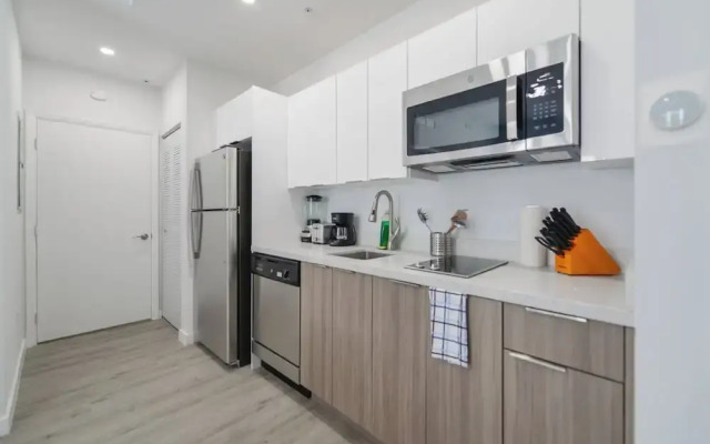 1BR Condo wRooftop Pool at Wynwood