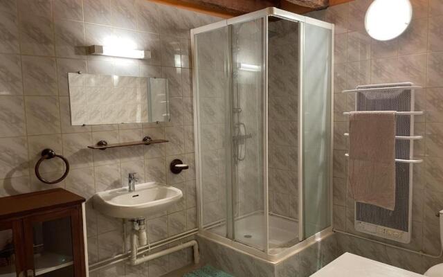 Gîte Noyant-d'Allier, 4 pièces, 9 personnes - FR-1-489-225