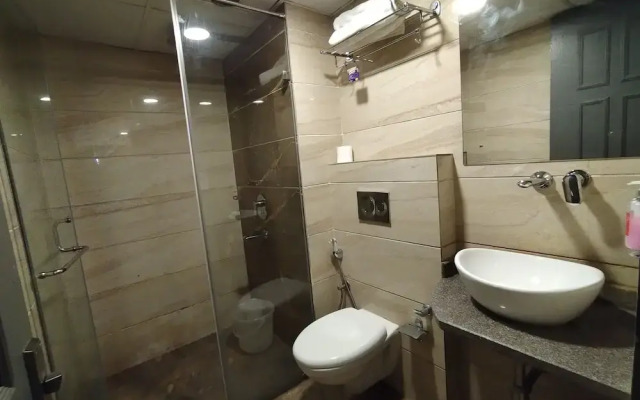 Saltstayz Express - Medicity (Near Medanta Hospital)