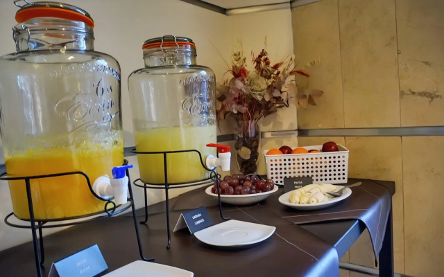 Condor Suites