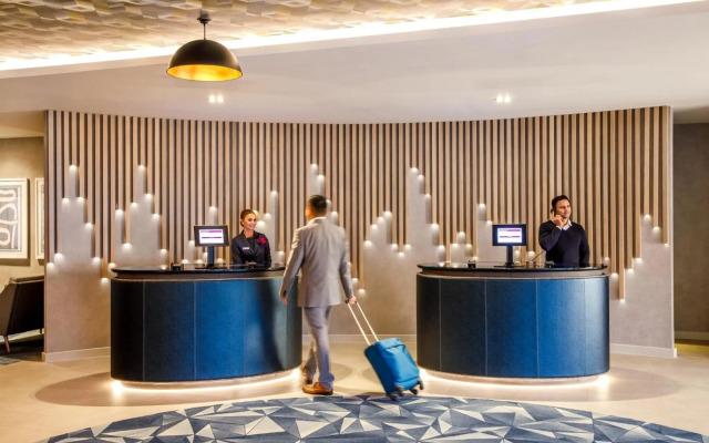 Crowne Plaza Manchester Airport by IHG