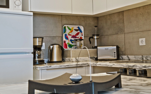 GuestReady - Square Painted Ceuta