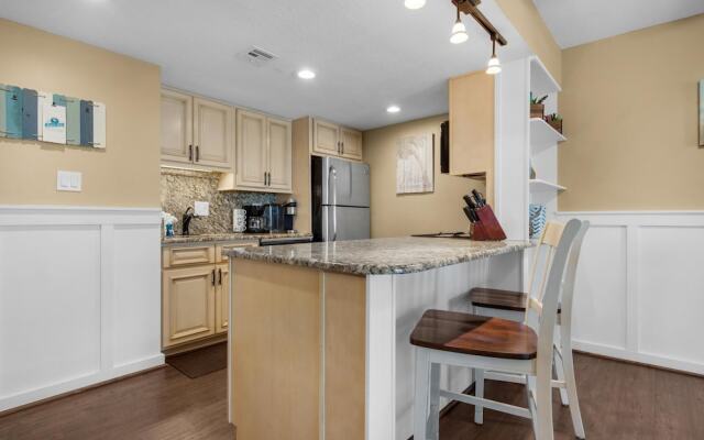 Holiday Surf and Racquet Club 412