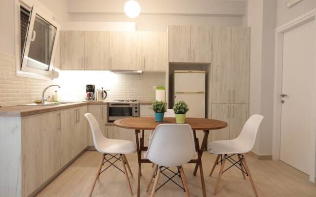 Pale Coloured Apt in Athens Historic Centre