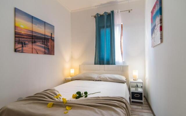 Charming house on the beach and Deluxe Apartment