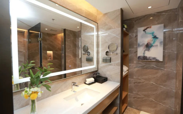 Ramada by Wyndham Zhumadian West Station