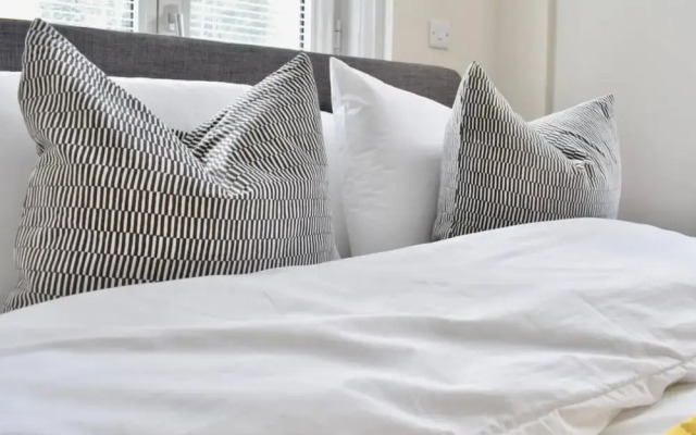 Spacious 4 Bedroom Flat in Central Brighton