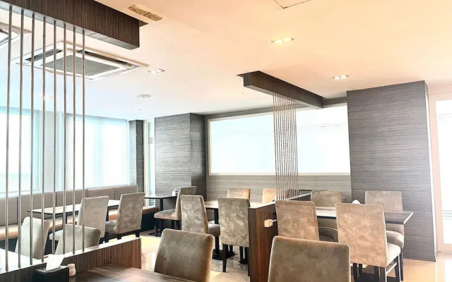 Crystal Suites Suvarnabhumi Airport