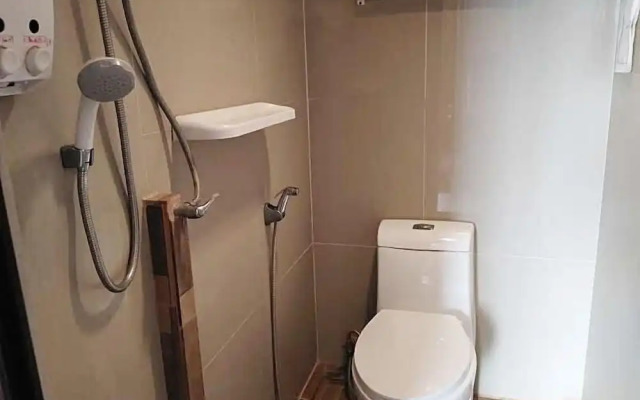 14 Plus 1 Hotel