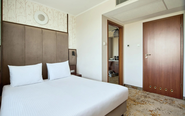 Metropolo by Golden Tulip - Image 5