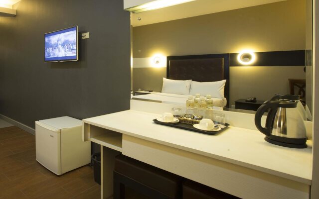 Lucky 9 Budget Hotel