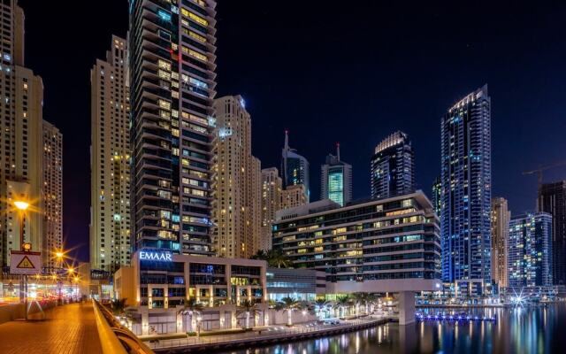 Stylish + Bright 1BR With Dubai Marina Views!