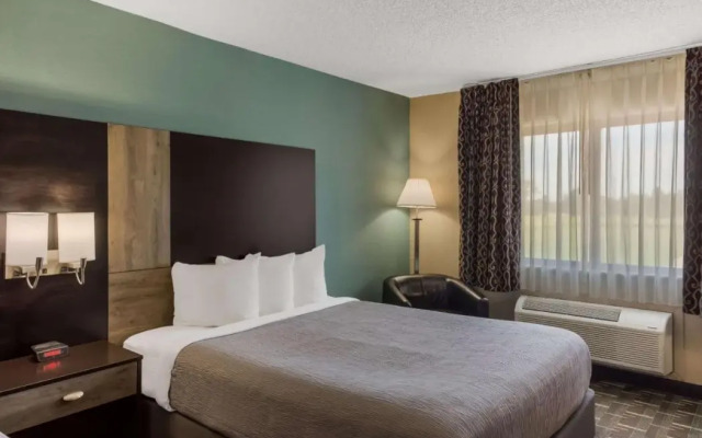 Quality Inn Galesburg near US Highway 34 and I-74