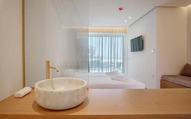 Phos Hotel Adults Only