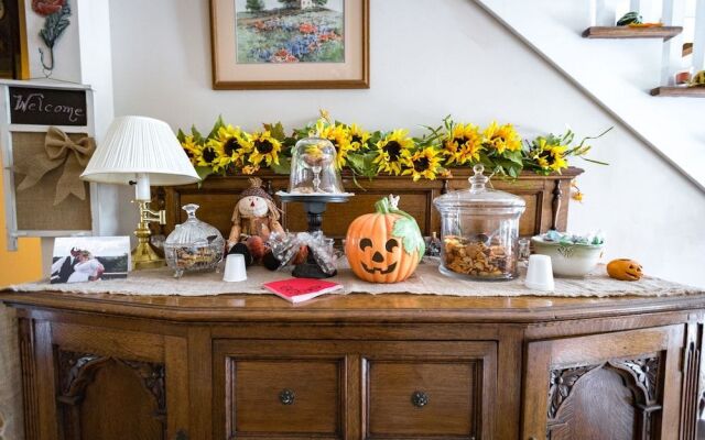 Equinox Inn at Canyon Lake