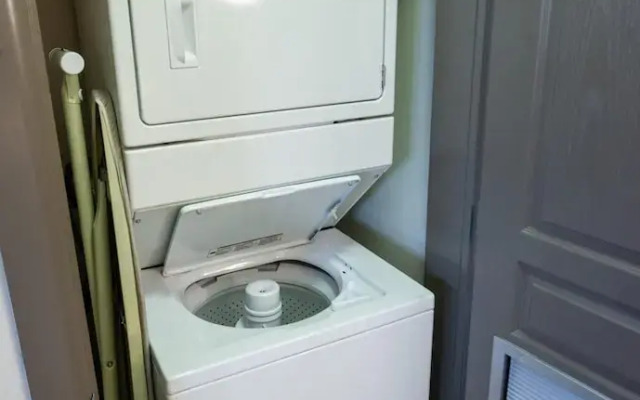 Fifth Floor Pool View #505