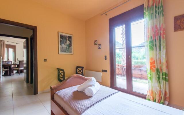 Heraklion Comfy House with Mountain View