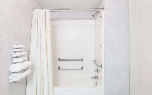 Travelodge by Wyndham Elkton University Area