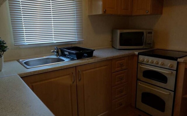 Holiday Home Arizona in Coghurst Holiday Park