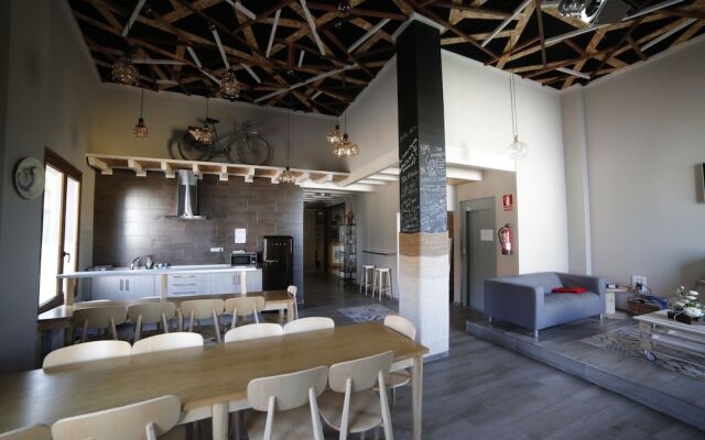 Zendoira - Hostel