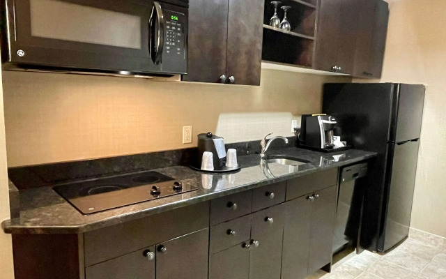 Best Western Plus Okotoks Inn & Suites