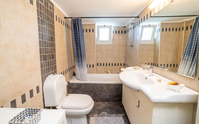 David Holiday Apartment by Estia