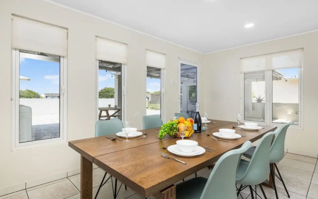Lovely 3br2ba w Wifi Parking in Central Location