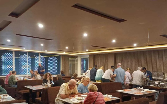 Hotel Rajwada Palace