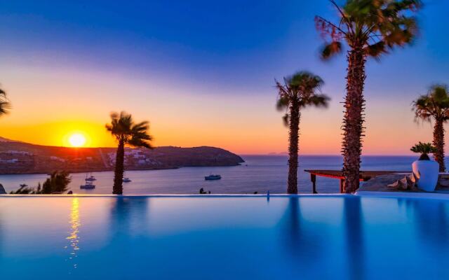 Karkos Beachfront Villa  Private pool