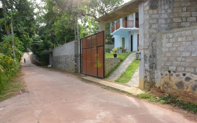Villa Blue Water Hikkaduwa