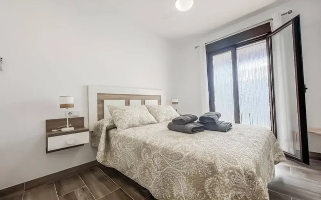 Modern Two Bedroom Apartment With Pool