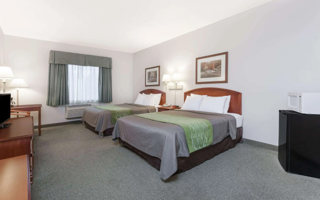 Days Inn by Wyndham Pentwater