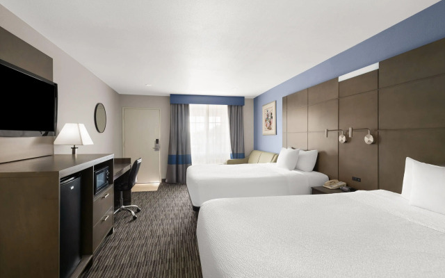 Travelodge Inn & Suites by Wyndham Anaheim on Disneyland Dr